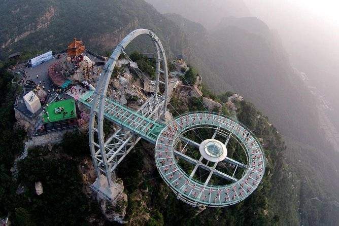 bungee jumping in shijingshan amusement park